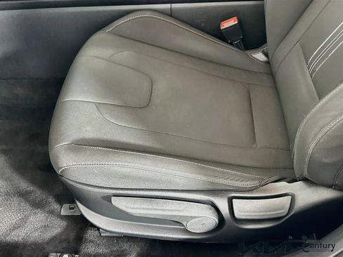 Used 2021 Hyundai Elantra SEL image 18