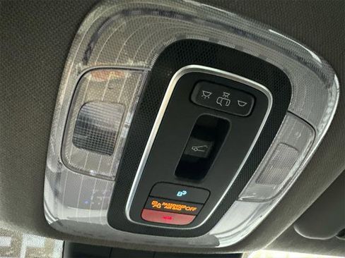 New 2025 Hyundai Elantra SEL image 32