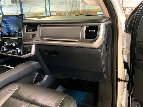 Used 2022 Ford Expedition Max XLT AWD/4WD image 17