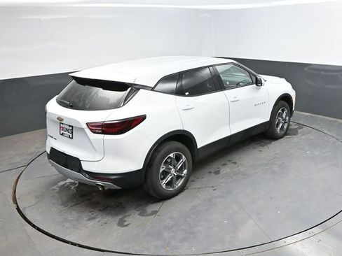 Used 2025 Chevrolet Blazer LT AWD/4WD image 43