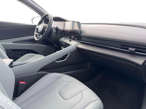 New 2026 Hyundai Elantra Limited image 16