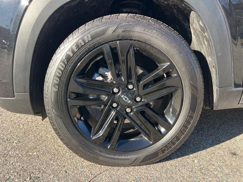 Used 2024 Chevrolet Trax ACTIV w/ Sunroof Package image 11