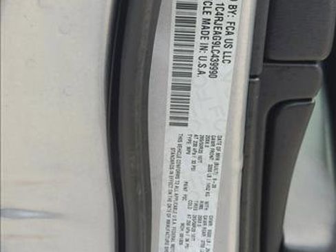 Used 2020 Jeep Grand Cherokee Altitude RWD image 25