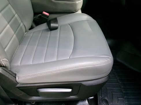 Used 2019 RAM 1500 Tradesman w/ Chrome Appearance Group RWD image 23