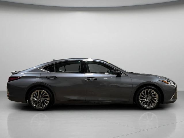 Used 2025 Lexus ES 300h w/ Accessory Package (Z2) FWD image 2