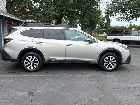 Used 2020 Subaru Outback Premium AWD/4WD image 7