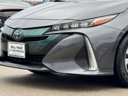 Used 2019 Toyota Prius Prime Premium image 3