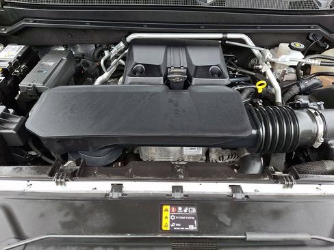 Used 2024 Chevrolet Colorado Z71 w/ Z71 Convenience Package 2 AWD/4WD image 28