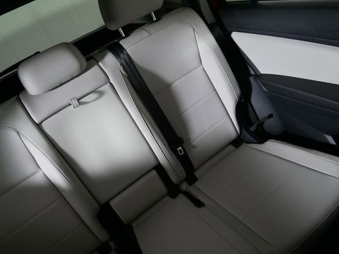 Used 2018 Volkswagen Tiguan SEL image 14