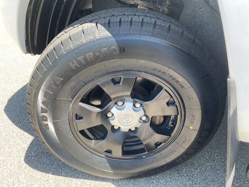 Used 2014 Toyota Tacoma 4x4 Double Cab w/ SR5 Package image 46