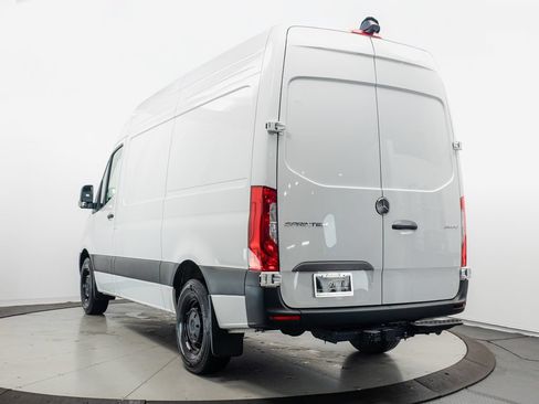 Used 2025 Mercedes-Benz Sprinter 2500 image 16