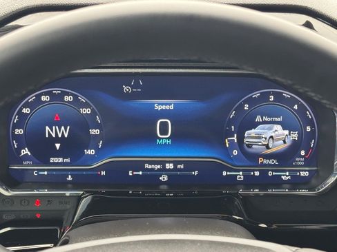 Used 2024 Chevrolet Silverado 1500 LT image 9