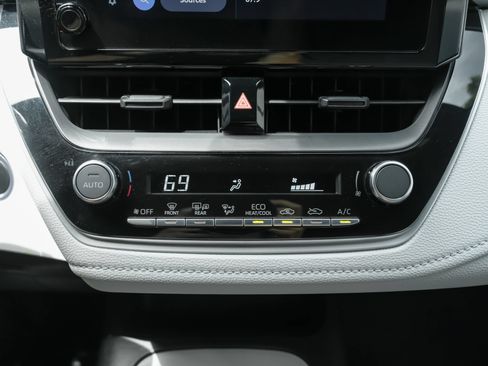 Used 2024 Toyota Corolla SE FWD image 16