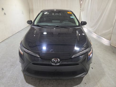 Used 2024 Toyota Corolla LE image 2