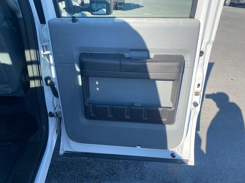 Used 2013 Ford F550 4x4 Crew Cab Super Duty w/ Payload Upgrade Pkg image 24