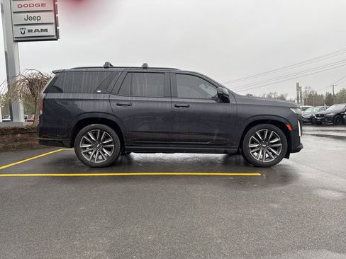 Used 2022 Cadillac Escalade Sport Platinum AWD/4WD image 2