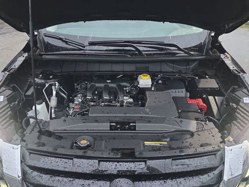 Used 2024 Nissan Pathfinder SV image 29