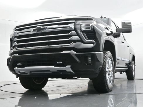 Used 2024 Chevrolet Silverado 2500 High Country w/ High Country Premium Package AWD/4WD image 46
