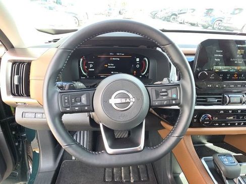 Used 2025 Nissan Pathfinder Platinum w/ Cargo Package image 16