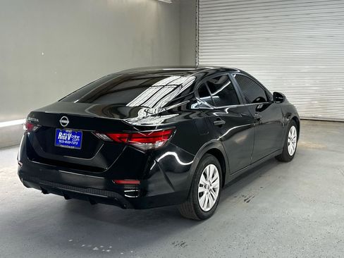 Used 2025 Nissan Sentra S FWD image 8