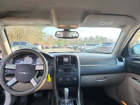 Used 2006 Chrysler 300 image 22