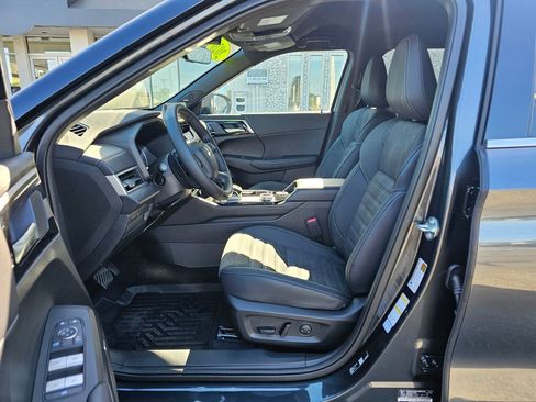New 2026 Mitsubishi Outlander LE AWD/4WD image 17