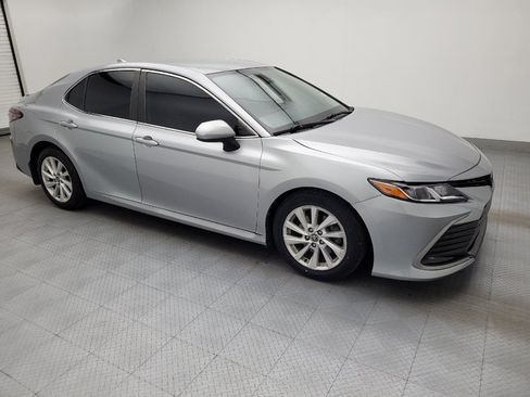 Used 2022 Toyota Camry LE FWD image 11