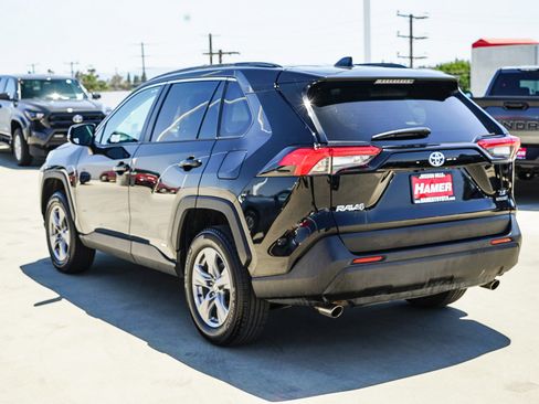 Used 2024 Toyota RAV4 LE AWD/4WD image 5