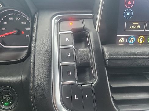 Used 2021 Chevrolet Tahoe LT w/ LT Signature Package image 16