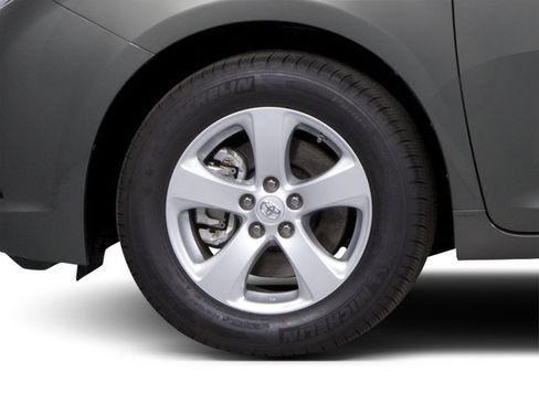 Used 2013 Toyota Sienna XLE FWD image 11