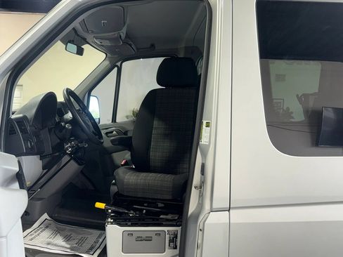 Used 2016 Mercedes-Benz Sprinter 2500 image 16