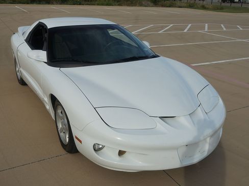 Used 1998 Pontiac Firebird Formula w/ Opt Pkg image 20
