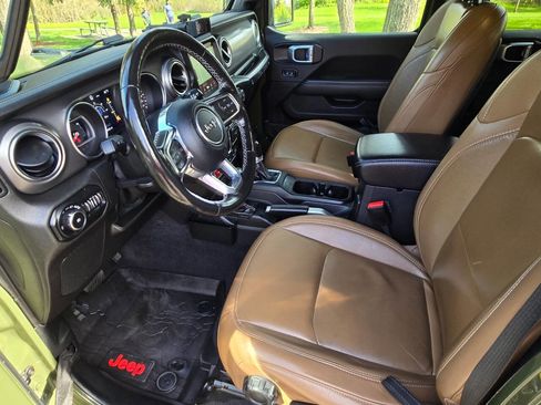 Used 2021 Jeep Wrangler Unlimited Rubicon w/ Dual Top Group image 39