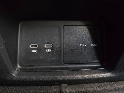 Used 2024 Volkswagen Atlas SE FWD image 33