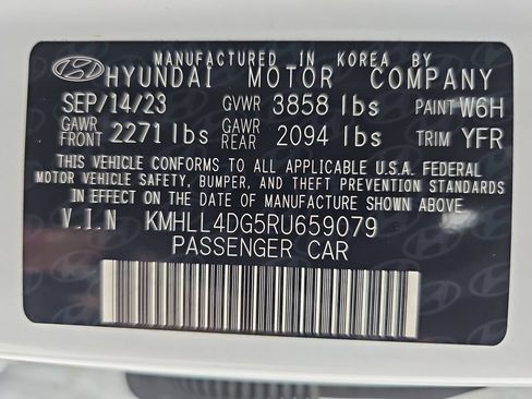 Used 2024 Hyundai Elantra SE FWD image 40