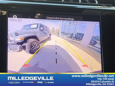 New 2024 Jeep Grand Cherokee L Altitude image 24