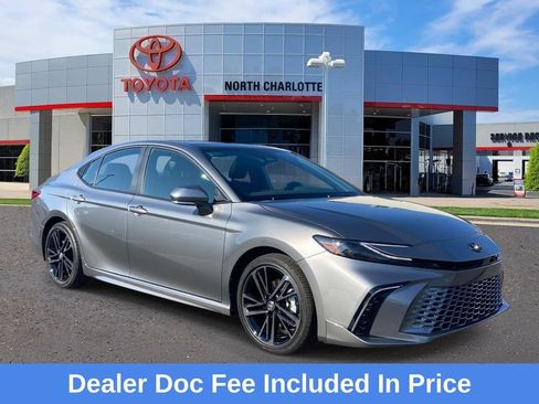 Used 2025 Toyota Camry XSE FWD image 1