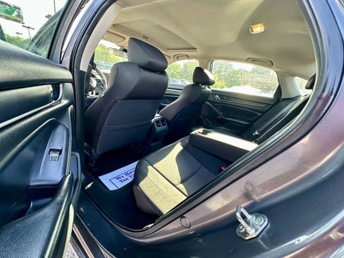 Used 2018 Honda Accord EX image 5