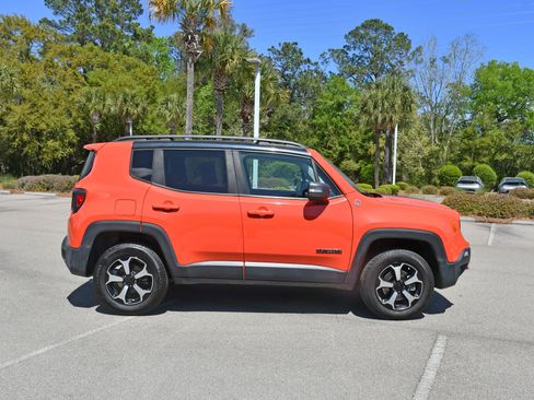 Used 2021 Jeep Renegade Trailhawk w/ Trailer Tow Group AWD/4WD image 2