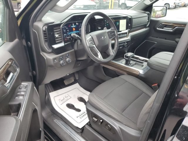 Used 2023 Chevrolet Silverado 1500 RST w/ Redline Edition AWD/4WD image 11