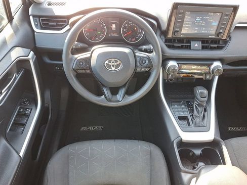 Used 2020 Toyota RAV4 XLE AWD/4WD image 2