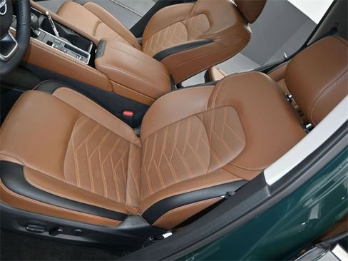 Used 2024 Nissan Pathfinder Platinum image 11