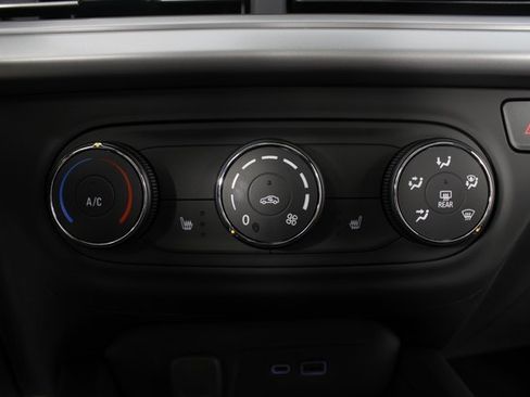 New 2026 Chevrolet Trax RS w/ Sunroof Package image 6