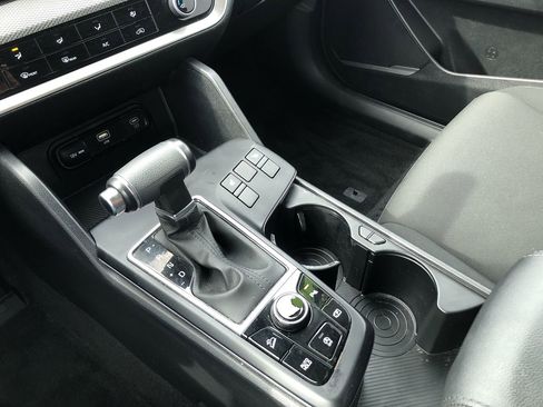 Used 2023 Kia Sportage LX image 18