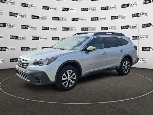 Used 2020 Subaru Outback Premium image 2