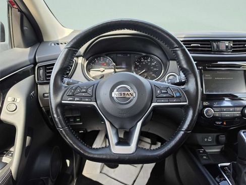 Used 2022 Nissan Rogue Sport SV w/ Technology Package FWD image 28