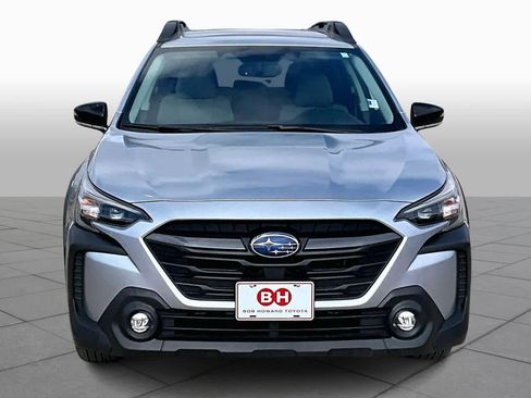 Used 2023 Subaru Outback Premium image 4