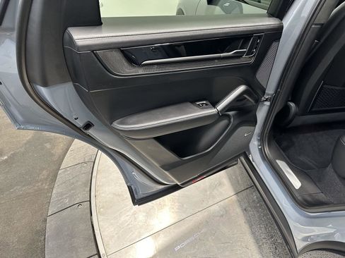 Certified 2024 Porsche Cayenne Turbo GT image 33