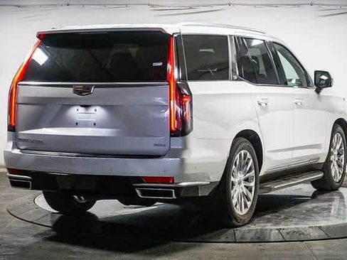 Used 2021 Cadillac Escalade Premium Luxury image 4