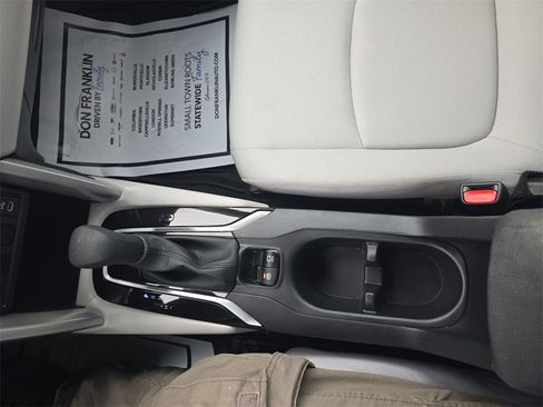 Used 2025 Toyota Corolla Cross L image 26